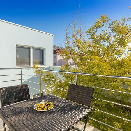 Family Mermaid Your Croatian Haven With Pool And Scenic Views Podstrana