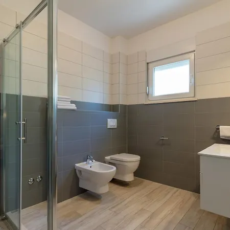 Вилла Mermaid - Heated Pool, Sea Views & 120m I Split Riviera Подстрана