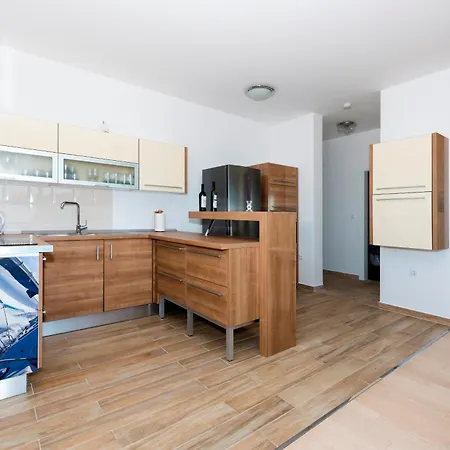 Вилла Mermaid - Heated Pool, Sea Views & 120m I Split Riviera Подстрана