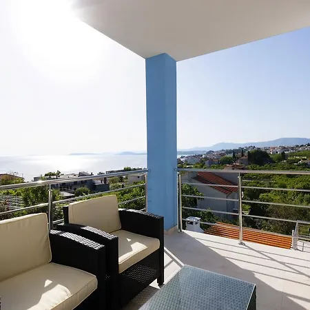 Вилла Mermaid - Heated Pool, Sea Views & 120m I Split Riviera *