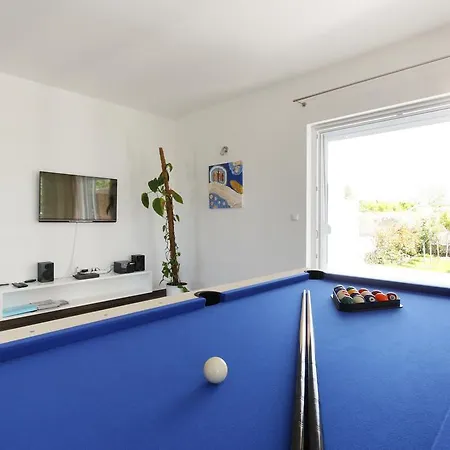 Вилла Mermaid - Heated Pool, Sea Views & 120m I Split Riviera Подстрана