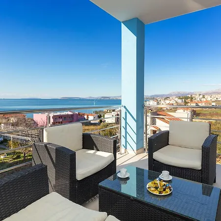 Mermaid - Heated Pool, Sea Views & 120m I Split Riviera