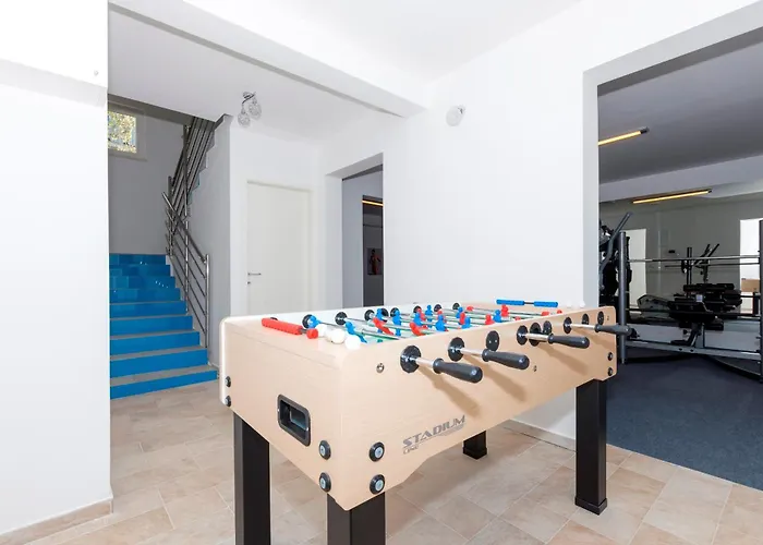 Family Mermaid Your Croatian Haven With Pool And Scenic Views Villa Podstrana