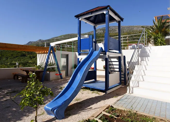Family Mermaid Your Croatian Haven With Pool And Scenic Views Podstrana