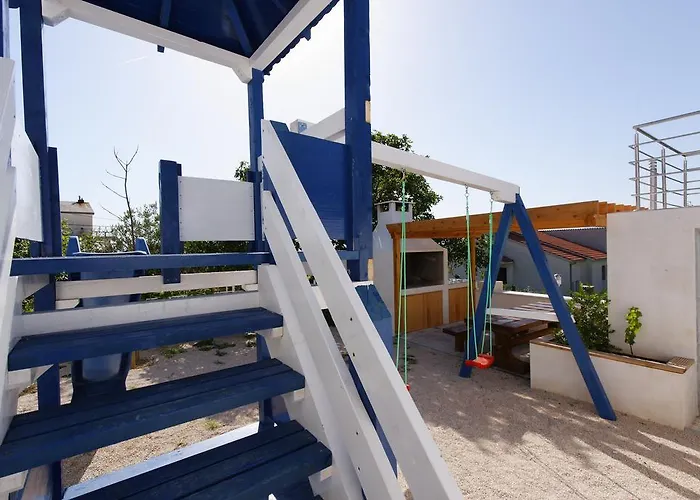 Family Mermaid Your Croatian Haven With Pool And Scenic Views Podstrana