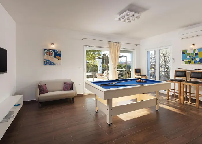 Villa Family Mermaid Your Croatian Haven With Pool And Scenic Views *